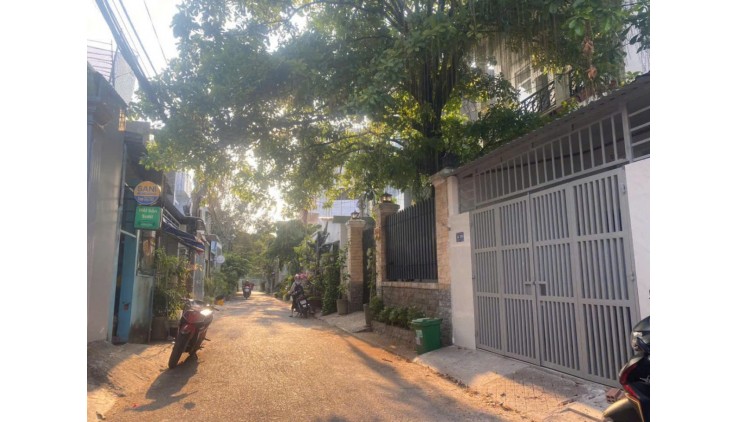 Bán nhà phường Tăng Nhơn Phú A, Thủ Đức, giá ngoài 6 tỷ